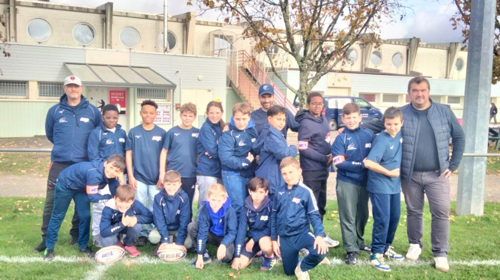 8 novembre - M12 - Triangulaire Tours / Niort / Poitiers à Niort -  matin : 1 défaite contre Poitiers et 2 victoires contre Niort - après-midi : match Niort - Chambéry avec 8 ramasseurs de balles de l'UST et une belle haie d'honneur. Des étoiles pleins les yeux de nos M12