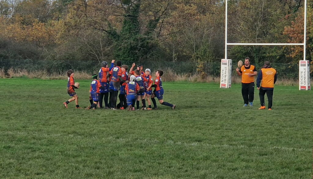 15 novembre 2025 - Plateau bi-départementaux Joué-lès-Tours et Ovale de Loire - M8 / M10 / M12 - Merci beaucoup à Franck Foko Taboué d'être venu à Lussault sur Loire voir nos joueurs. Ils étaient très fiers.